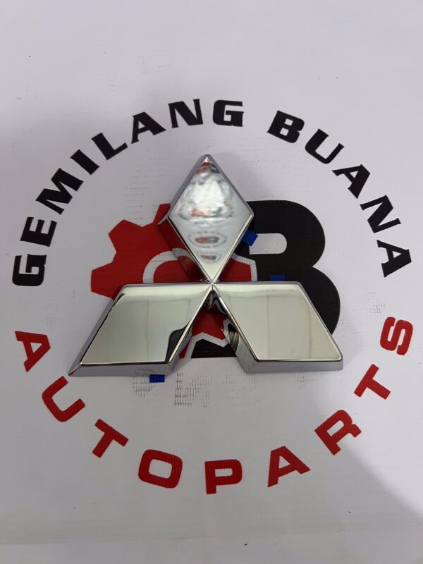 Logo Tiga Berlian Logo Grill Depan Asli 7415A708 Mitsubishi New Triton Genuine