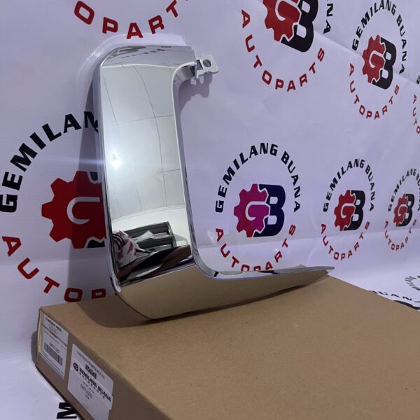 List Garnish Chrome Bumper Depan Atas Kanan Supir 6407A262 Mitsubishi Pajero Genuine