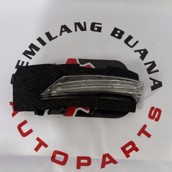 Lampu Sein Sign Sen Spion Kiri Bagian Penumpang 8351A093 Mitsubishi New Pajero Original Genuine
