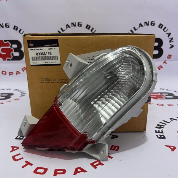 Lampu Bumper Belakang Kanan Asli 8336A120 Mitsubishi Pajero Genuine MMKSI